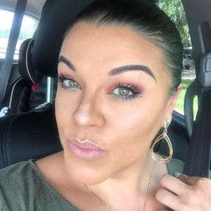 Meet your Posher, Nikol